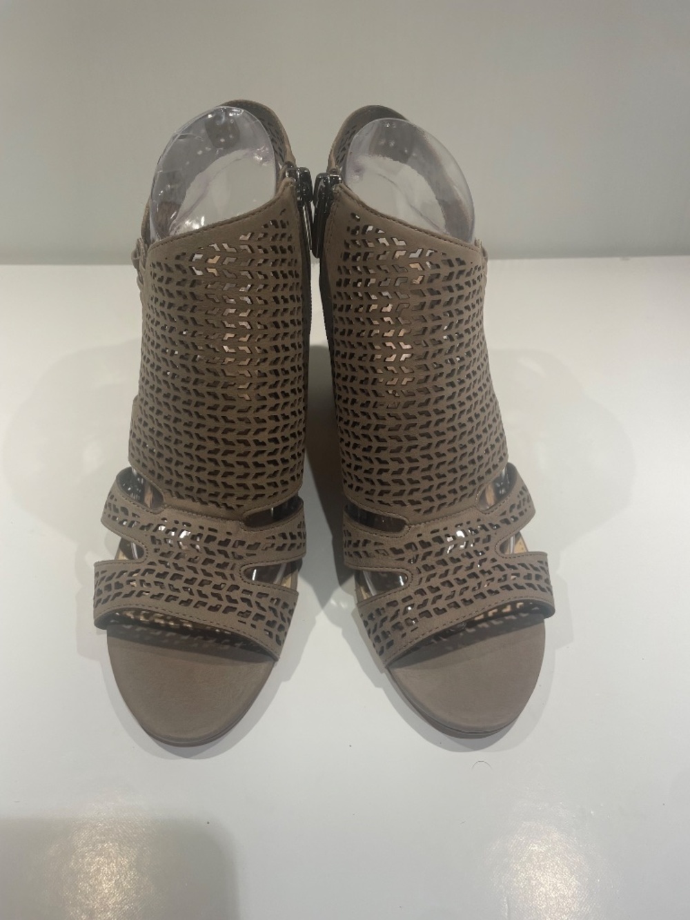 ***NIB*** Vince Camuto | Nubuck | Grey | Caged Heeled Sandal | 8.5